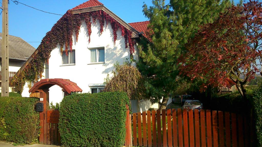 Viola Vendégház Kehidakustány Exterior foto